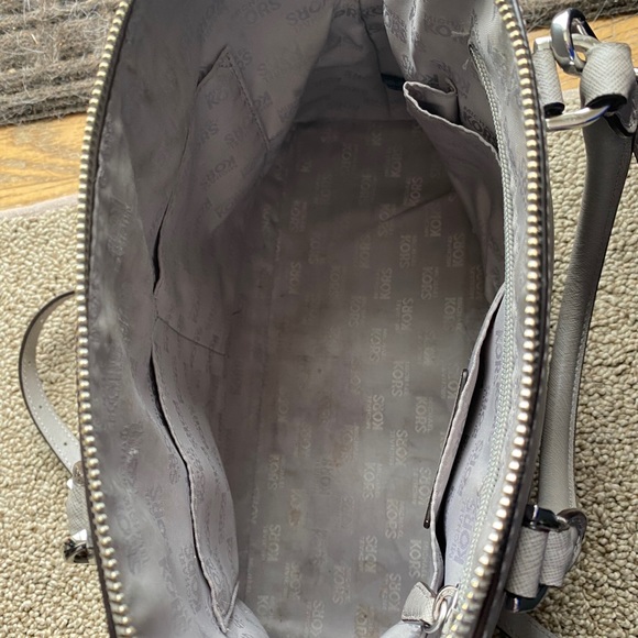 Michael Kors crossbody - Picture 2 of 4